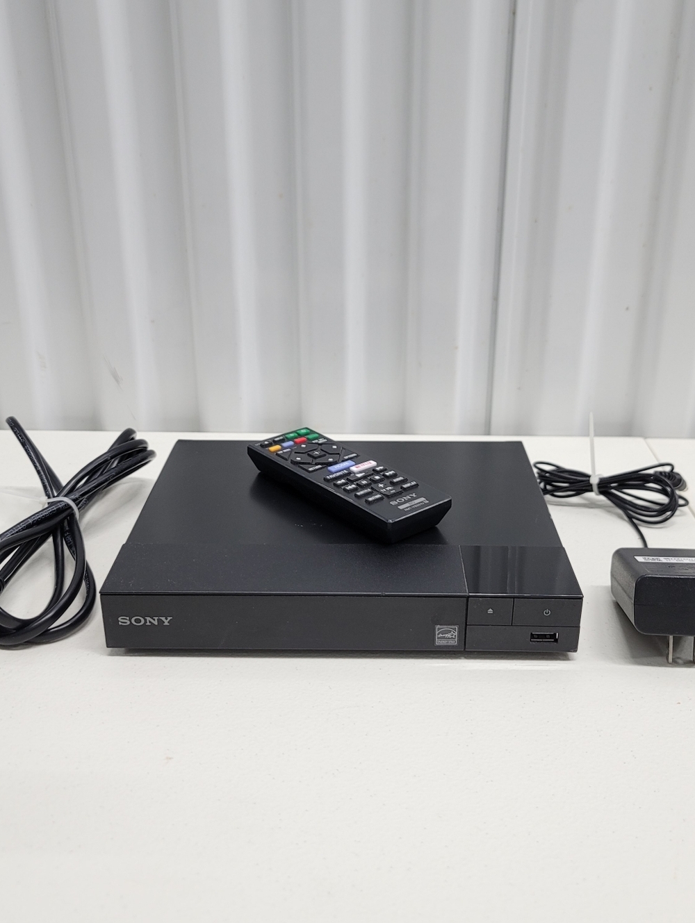 Sony Blu Ray / DVD Player BDP-S1700 With Remote HDMI Cable and Power Cord